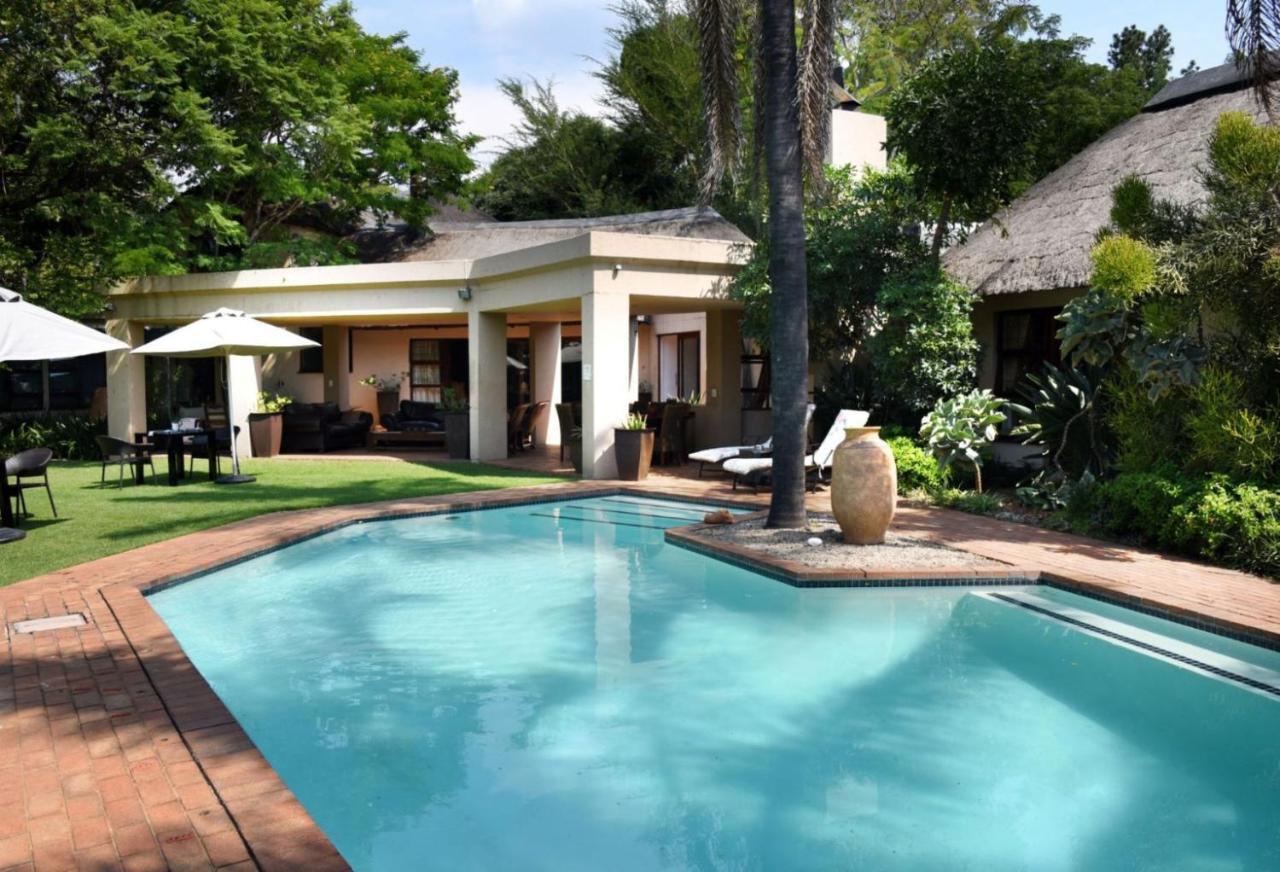 Lourie Lodge Sandton Bagian luar foto