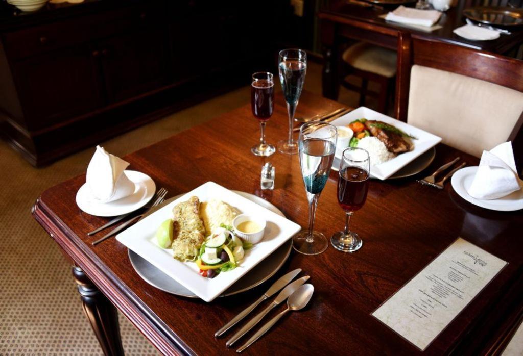 Lourie Lodge Sandton Bagian luar foto