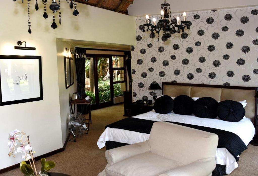 Lourie Lodge Sandton Bagian luar foto