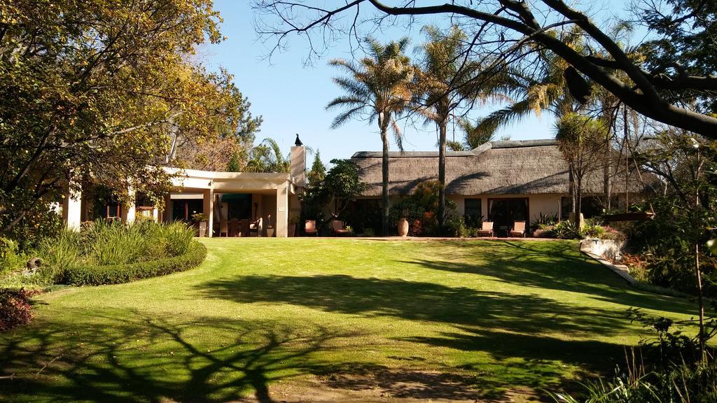 Lourie Lodge Sandton Bagian luar foto
