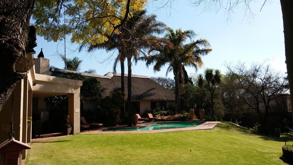 Lourie Lodge Sandton Bagian luar foto