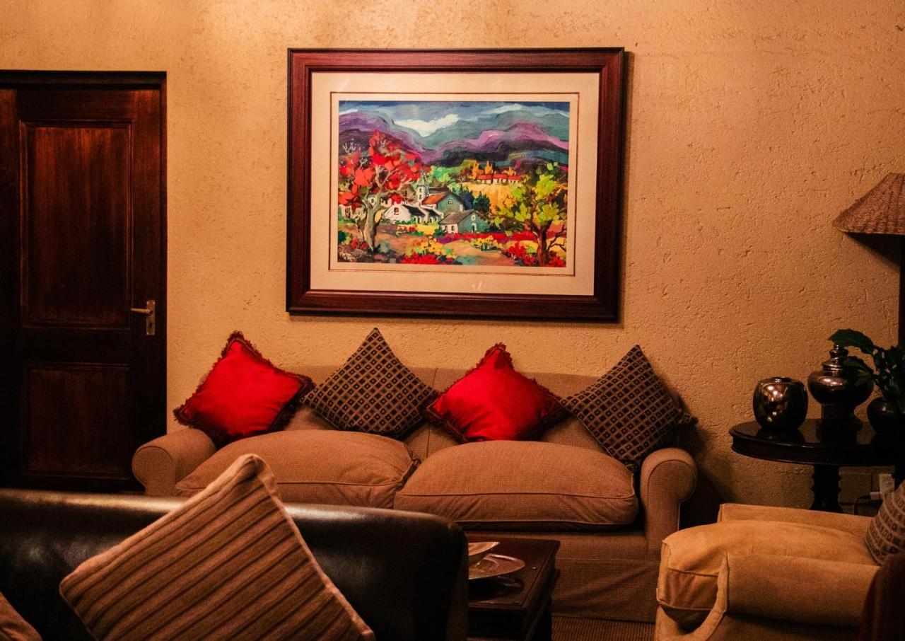 Lourie Lodge Sandton Bagian luar foto