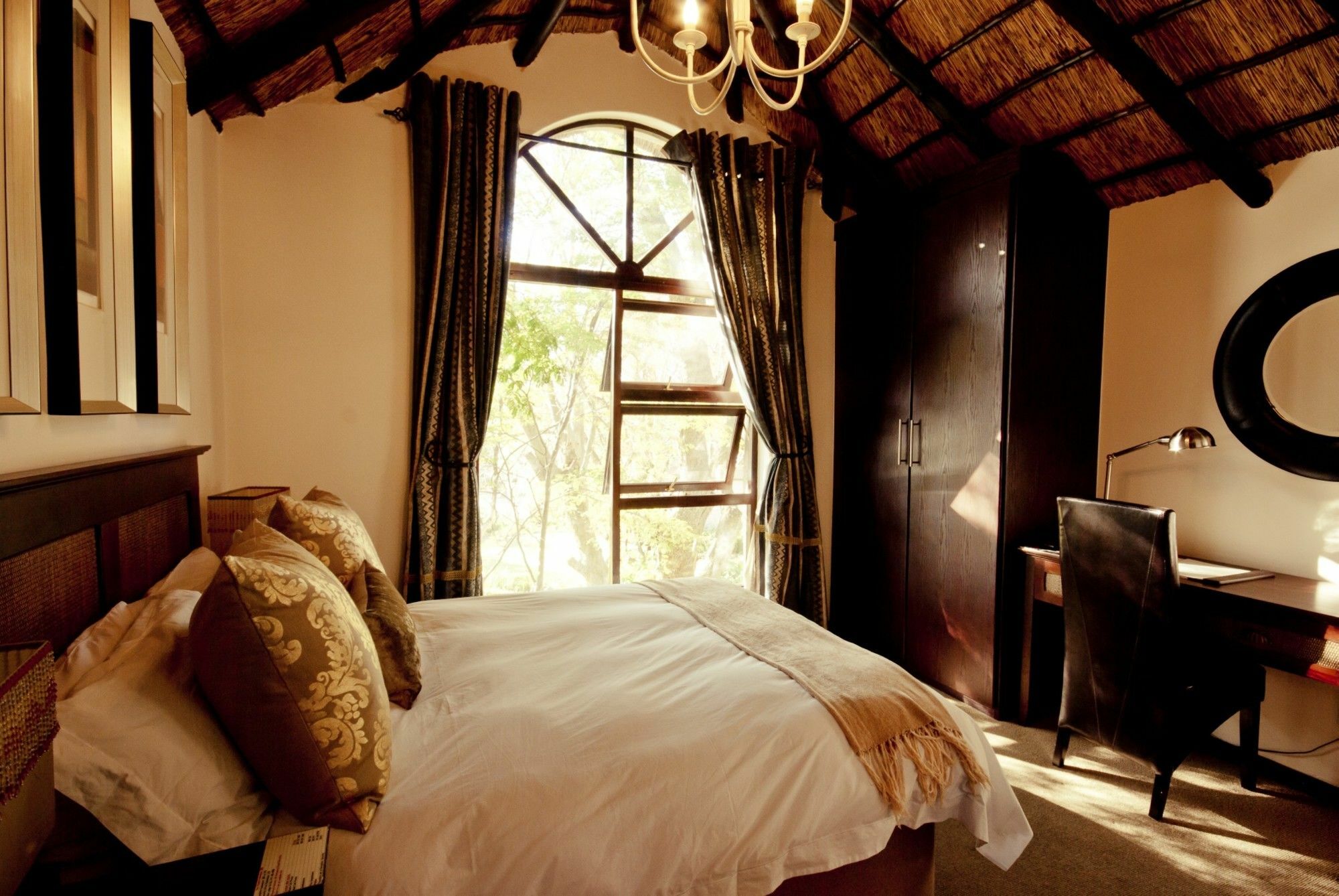 Lourie Lodge Sandton Bagian luar foto