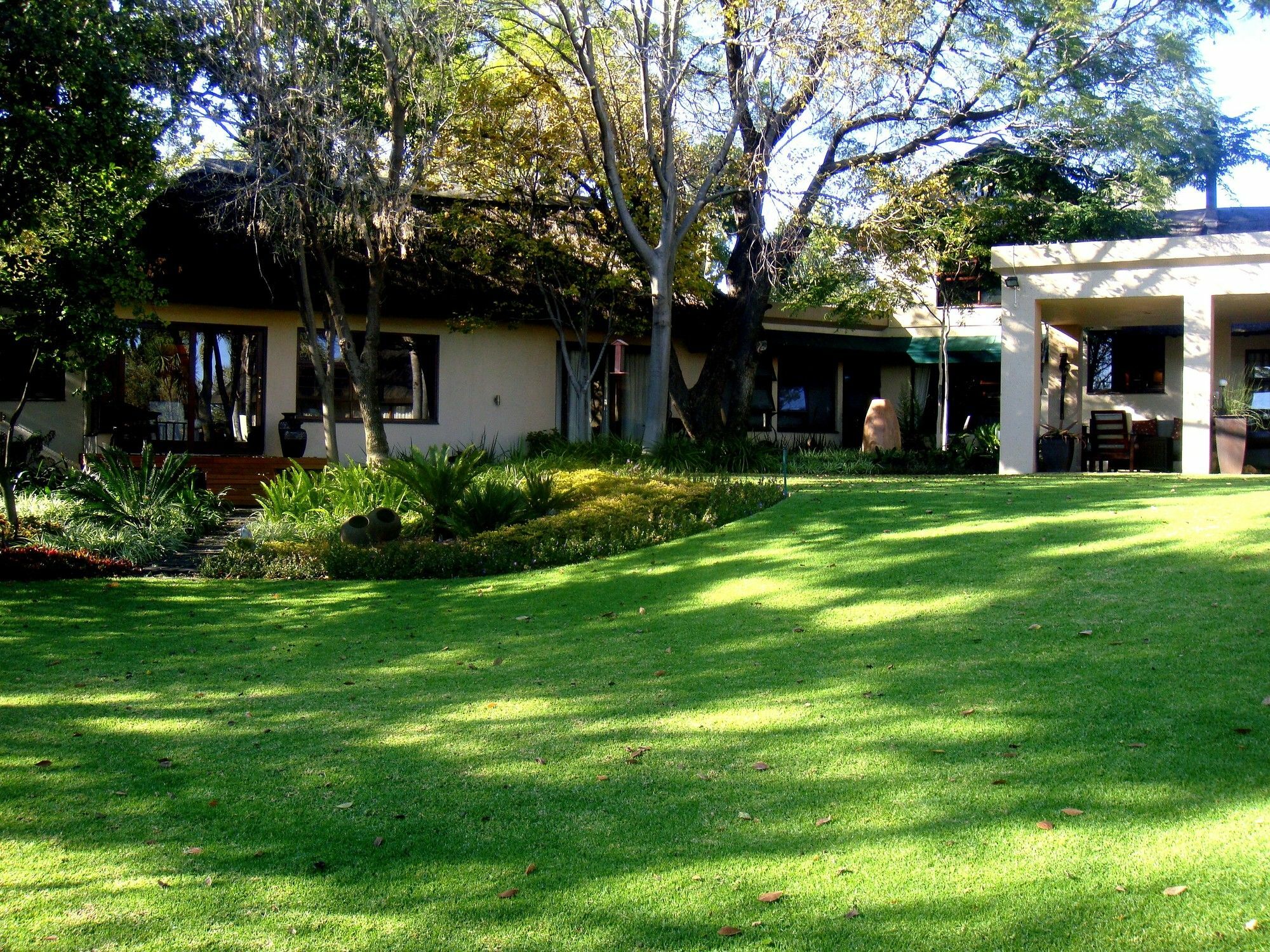 Lourie Lodge Sandton Bagian luar foto