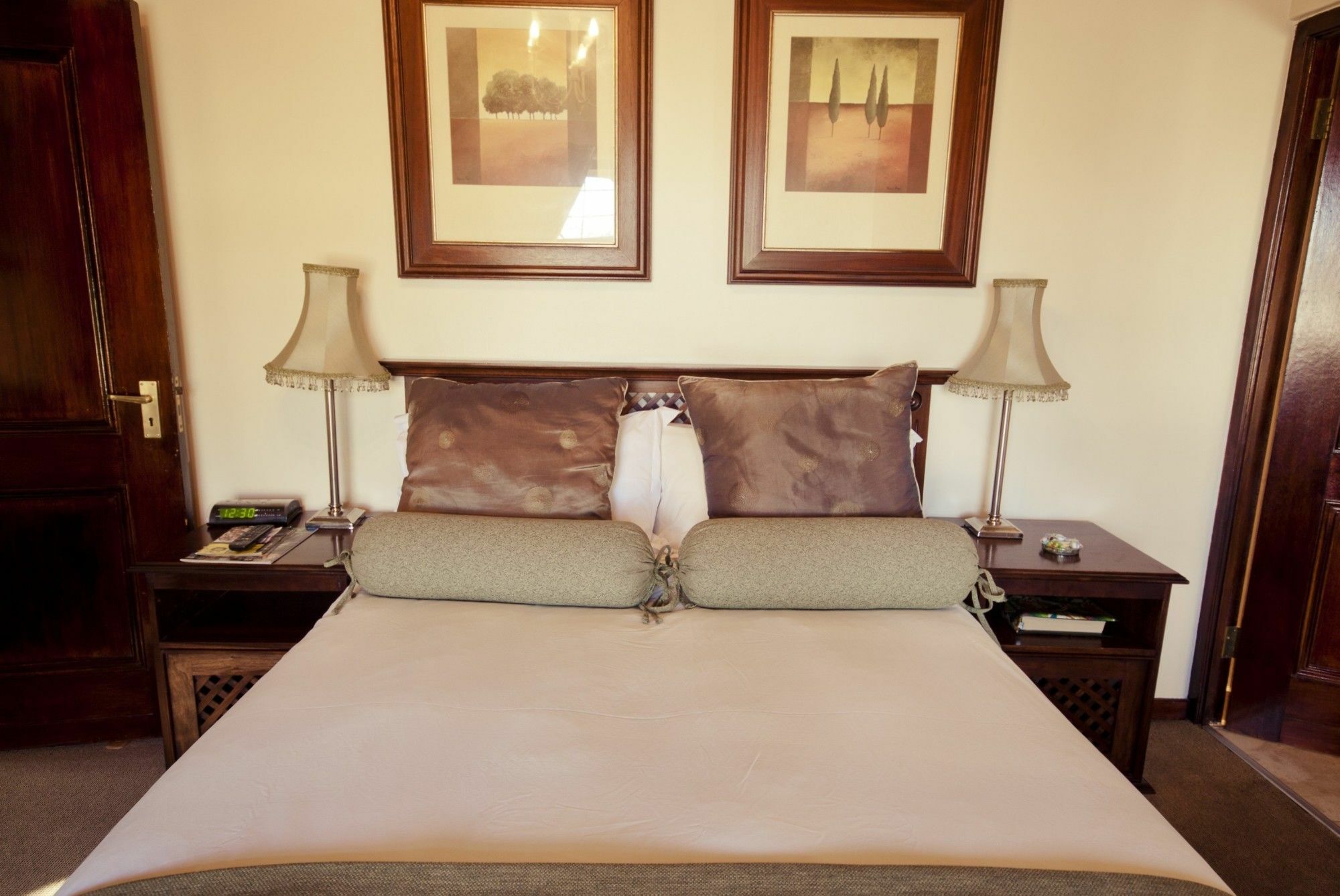 Lourie Lodge Sandton Bagian luar foto